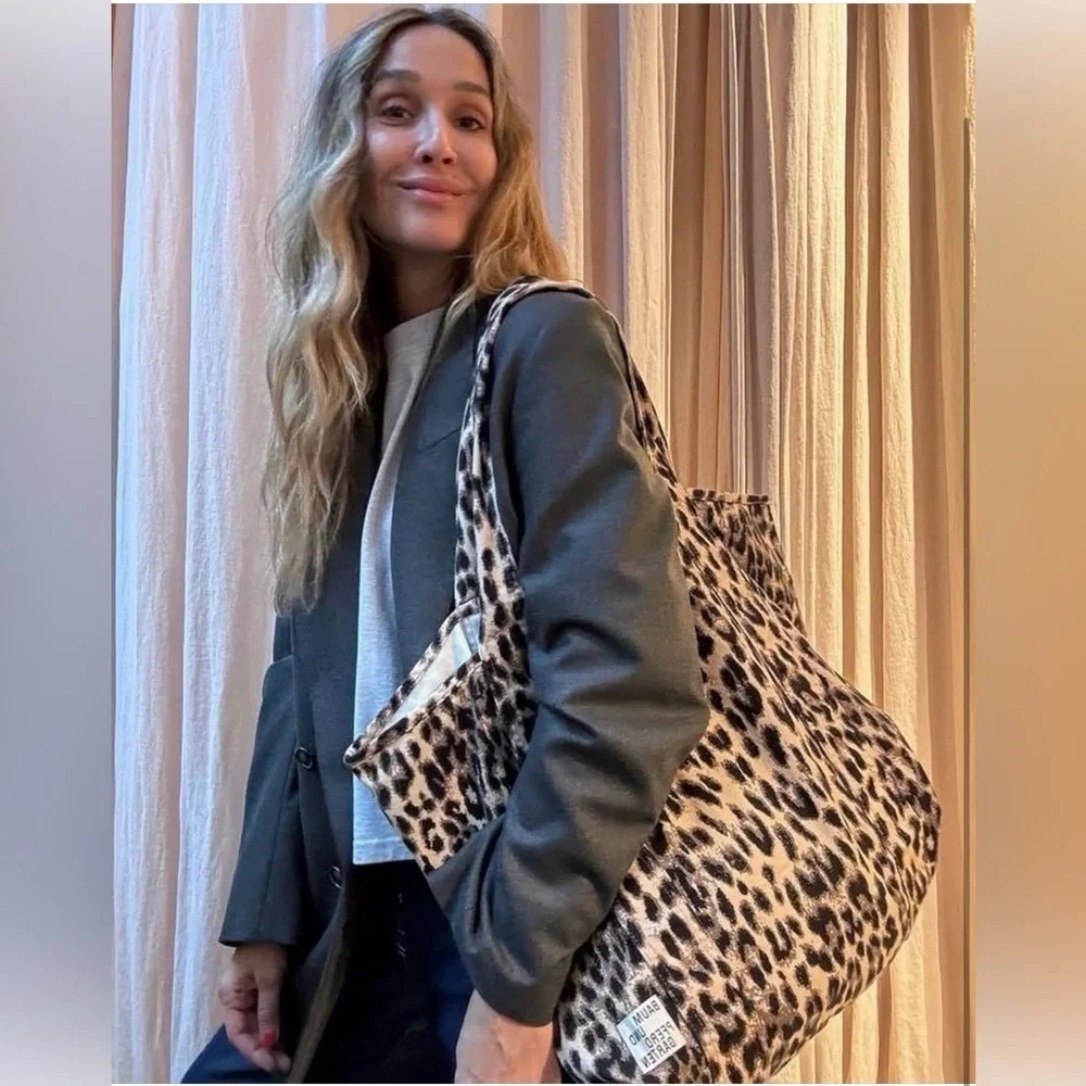 Leopard Print large Canvas Tote Bag - Beige/Black Baum und pferdgarten